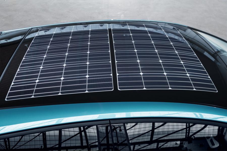 Детали экстерьера Toyota Prius Plug-in Hybrid 2016 года  (фото 100 из 187)